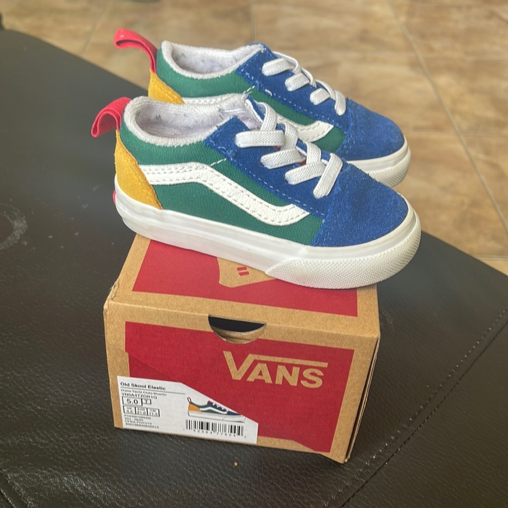 TODDLER VANS YACHT CLUB OLD SKOOL ELASTIC LACE size 5